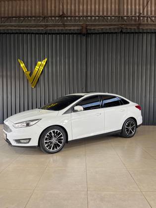 FORD FOCUS 2.0 TITANIUM PLUS 16V FLEX 4P POWERSHIFT FORD FOCUS 2.0 TITANIUM PLUS 16V FLEX 4P POWERSHIFT